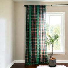 Rideau sur mesure bohème à franges, tamisant la lumière, motif vichy vert Araya Rideau sur mesure bohème à franges, tamisant la lumière, motif vichy vert Araya