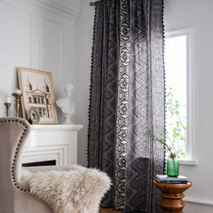 Kora Schwarze Geometrische Boho Lichtdurchlässige Maßgeschneiderte Vorhänge mit Quasten Kora Schwarze Geometrische Boho Lichtdurchlässige Maßgeschneiderte Vorhänge mit Quasten