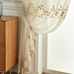 Ariadne Elfenbeinfarbener, durchsichtiger, individuell bestickter Vorhang mit Ösen